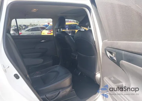 2022 Toyota Highlander Xle z USA, uszkodzony, nr VIN 5TDGZRAH4NS540954